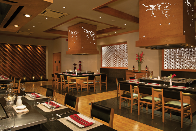 ss2024-sapphire-dining-lemongrass