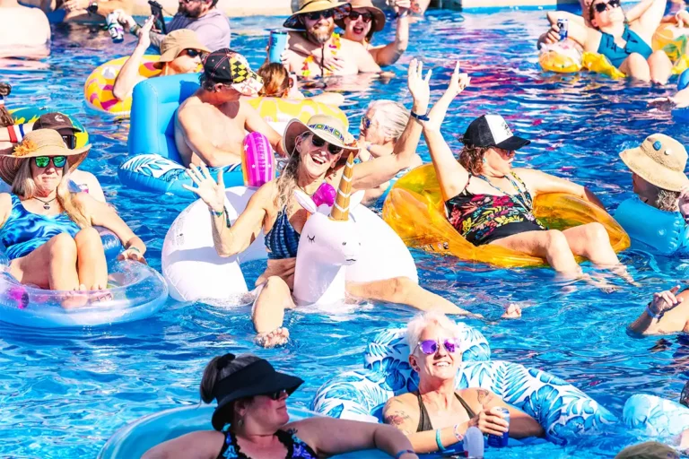 SS2025_Resort-Floatie